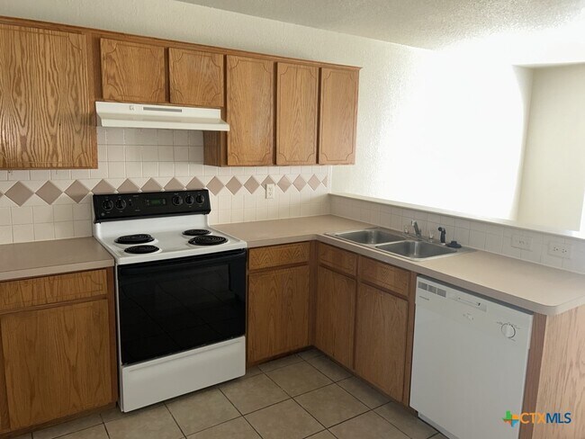 Building Photo - 3307 Toledo Dr
