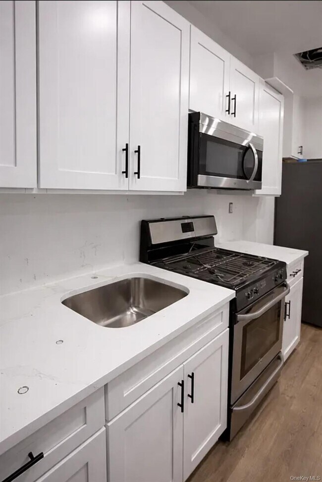 Building Photo - 98-07 37th Ave