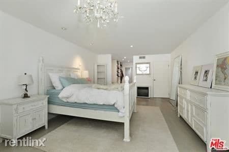 Building Photo - 2 br, 3 bath House - 851 N Kings Rd Apt 101