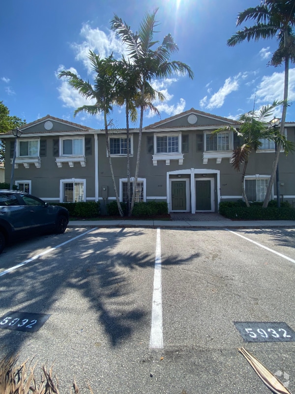 Building Photo - 5932 Manchester Way