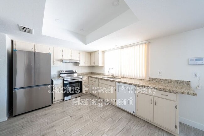 Building Photo - 2147 W Edgewood Ave