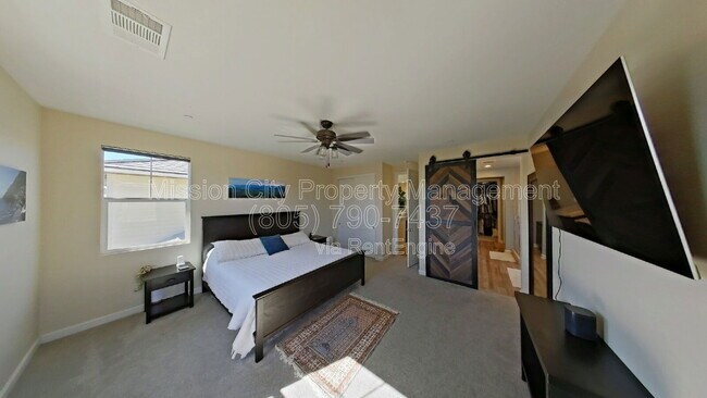 Building Photo - 6620 Calle Koral