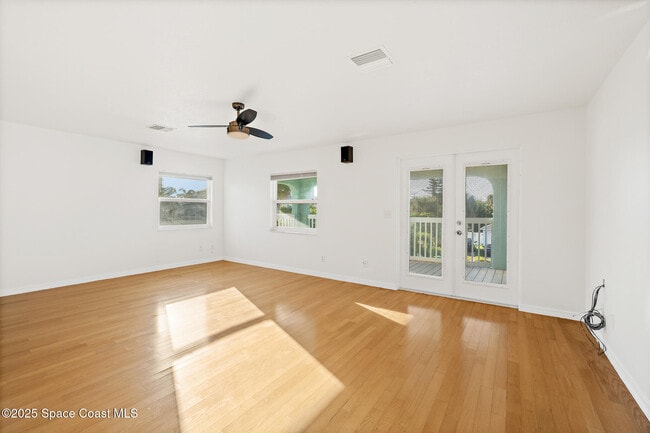 Building Photo - 156 Wilson Ave