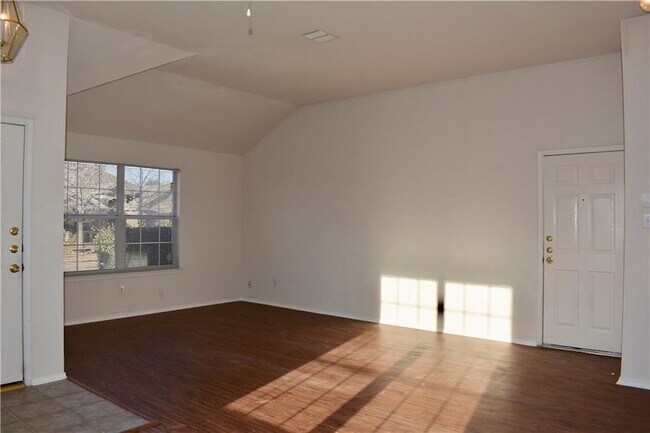 Building Photo - 1000 Salt Creek Trail