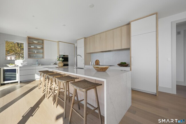 Building Photo - 14 Cockenoe Dr