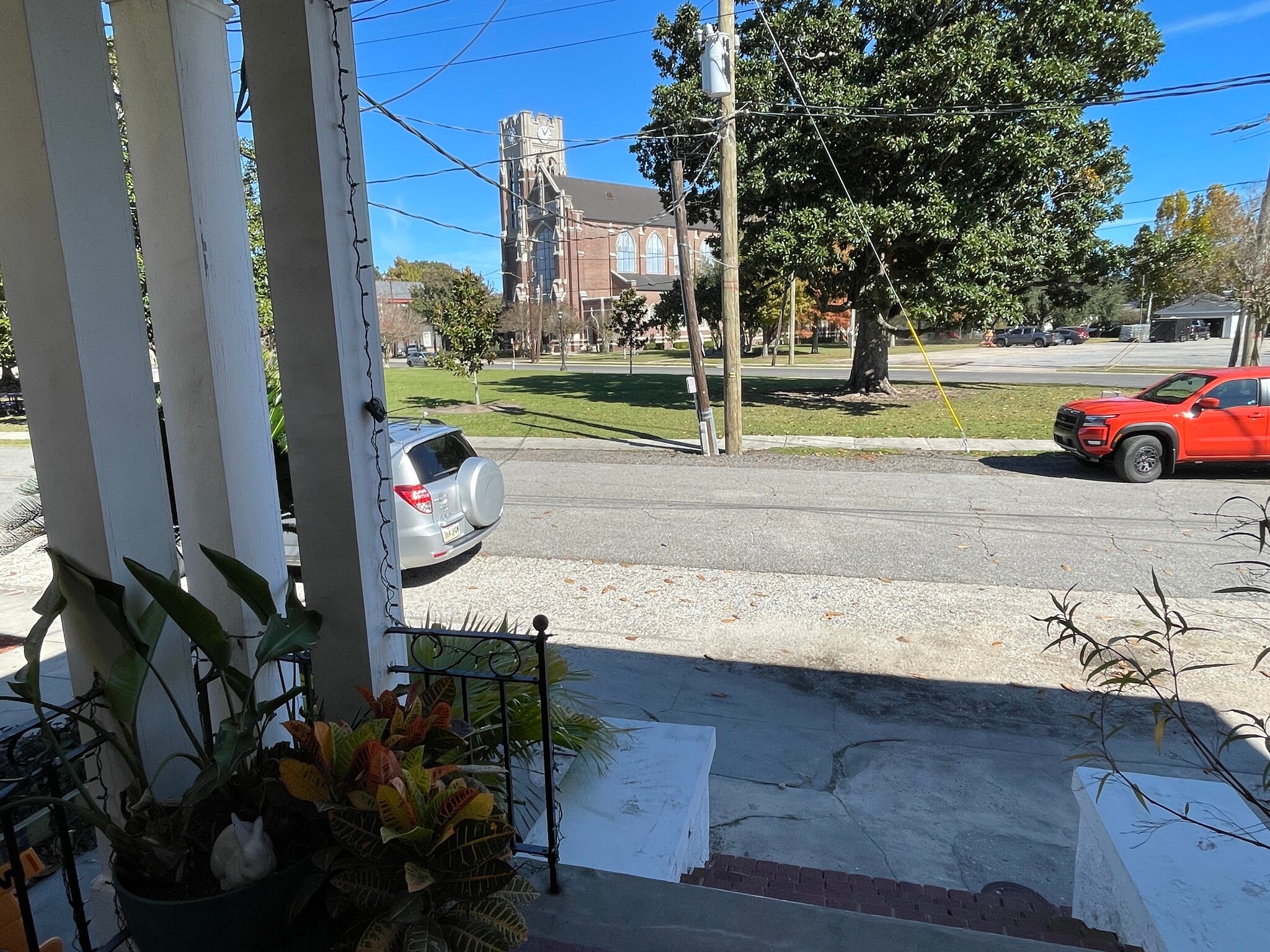 Building Photo - 527 Bermuda St