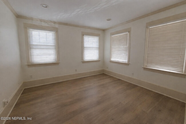 Building Photo - 1613 King St