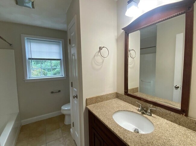 Building Photo - 3 Gordon Rd