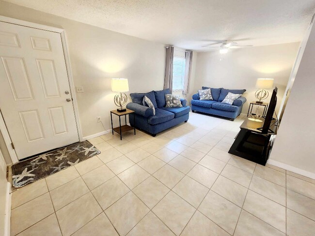 Building Photo - 4022 Beaver Ln