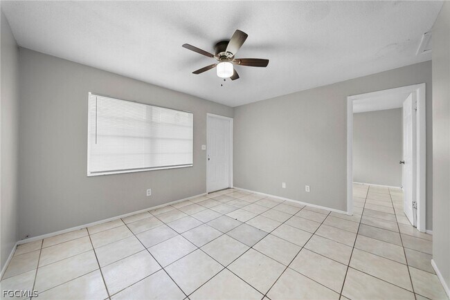 Building Photo - 464 Carolina Ave