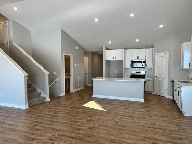 Building Photo - 17373 Dulles Ln