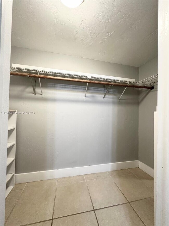 Building Photo - 15820 SW 90th Ct