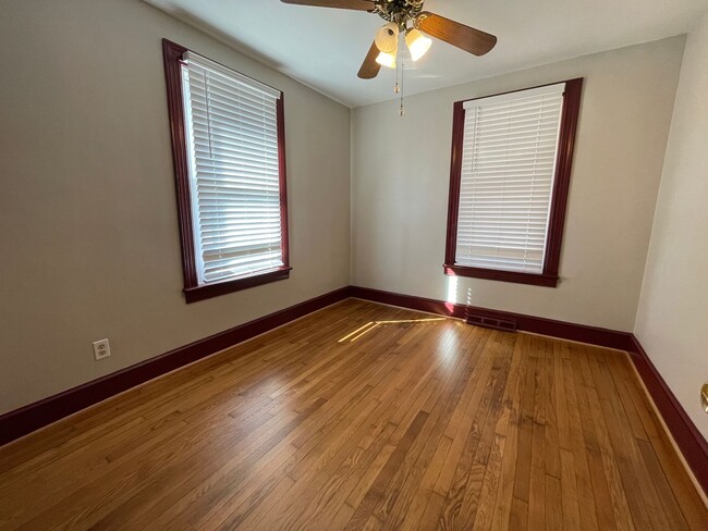 Building Photo - One-story home with front porch