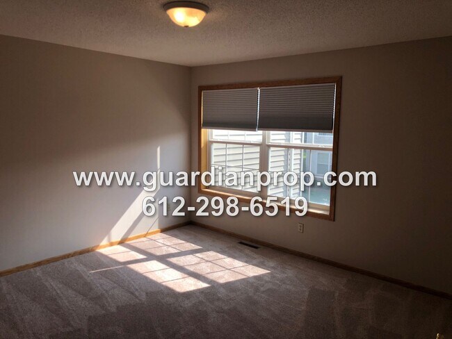 Building Photo - 1875 Bluestem Ln
