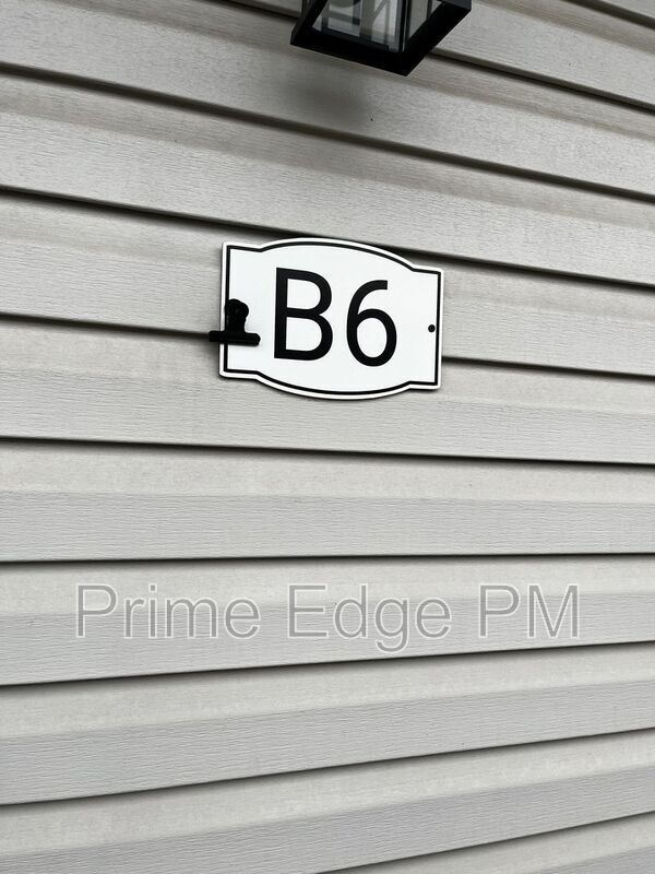 Building Photo - 6235 Holdrege-B6