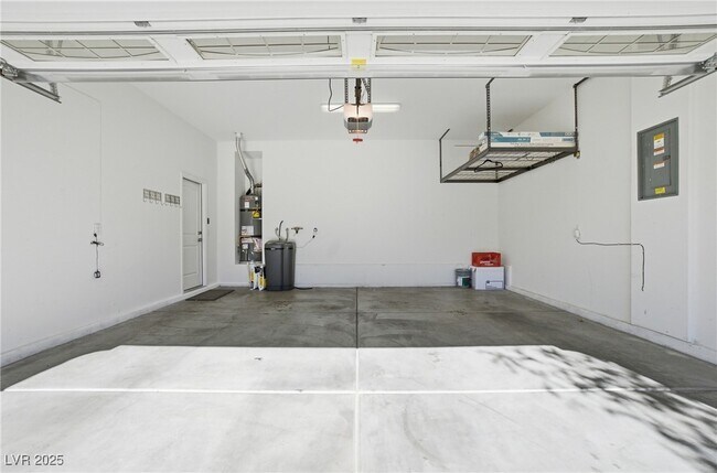 Building Photo - 692 Nathanial Ct