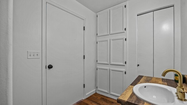 Building Photo - 3312-E 1/4 E 1/4 Rd