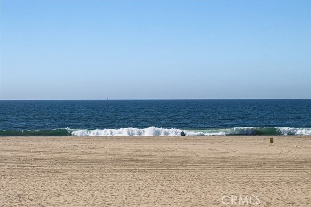 Building Photo - 532 The Strand