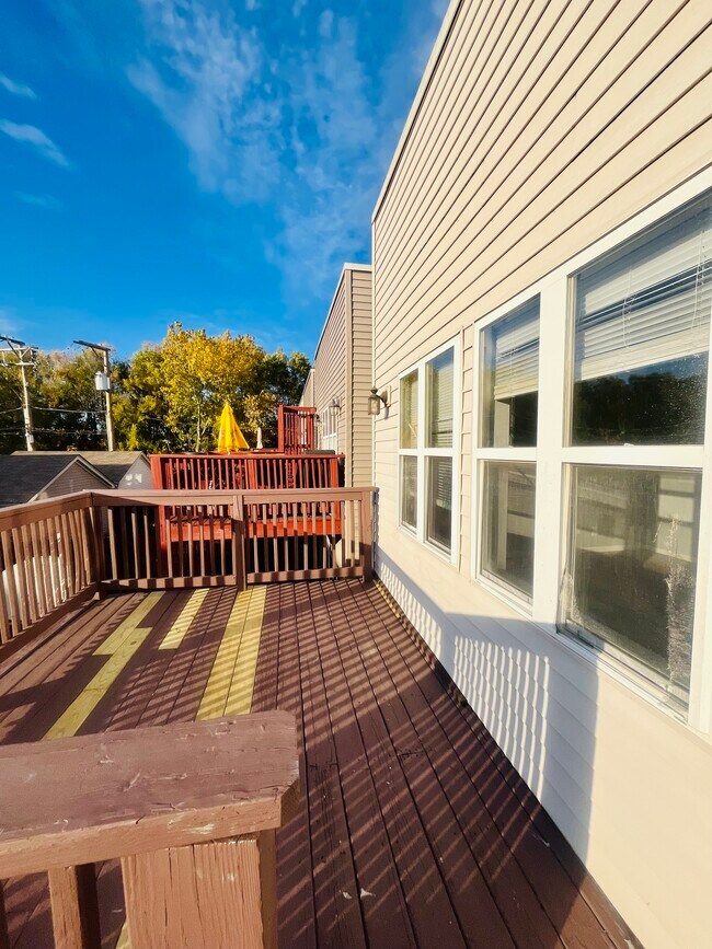 Building Photo - 1900 N Laramie Ave