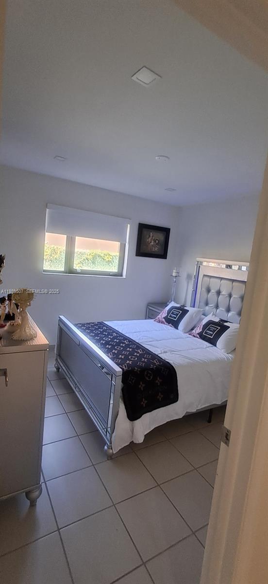 Building Photo - 1417 SW 139th Ave