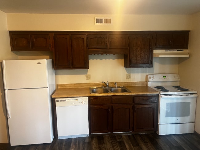 Building Photo - 2309 Southridge Dr