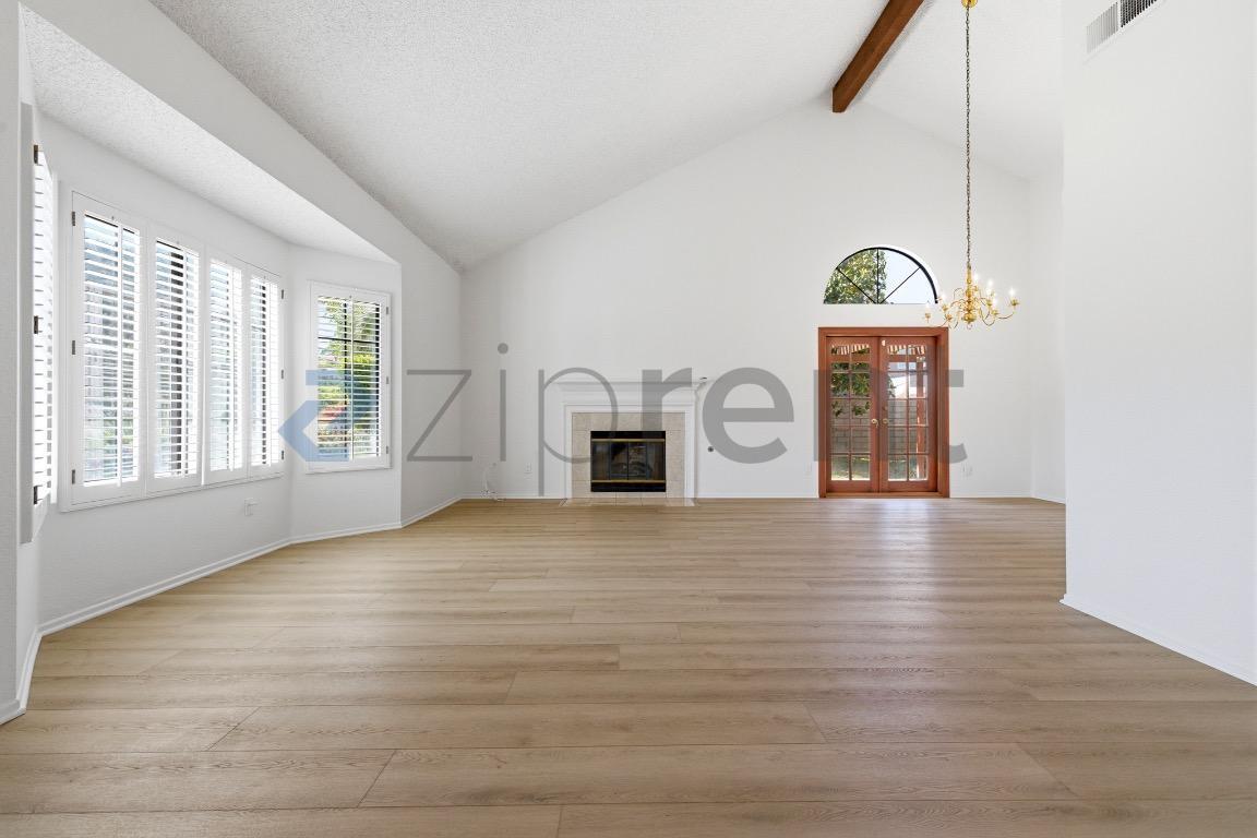 Building Photo - 6863 De Grazia Rd