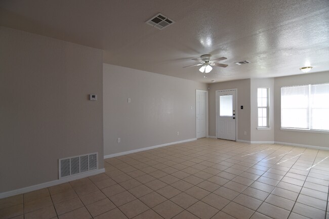 Building Photo - 2509 Saulsbury Dr