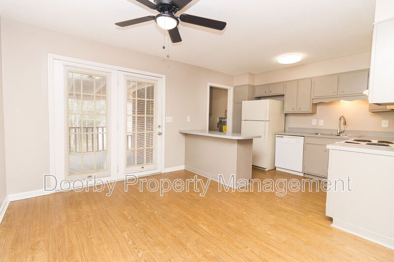 Building Photo - 4235 Greenbriar Rd