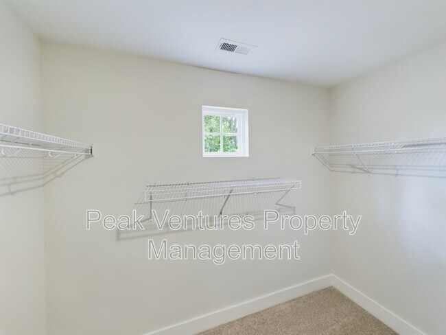 Building Photo - 113 Norbert Ln