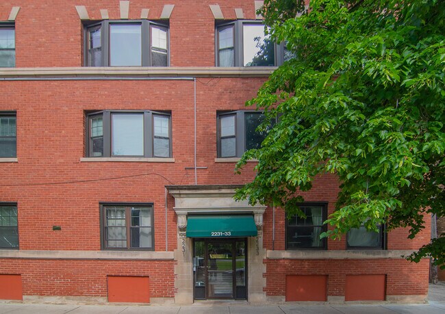 Primary Photo - 2233 N Kedzie Blvd