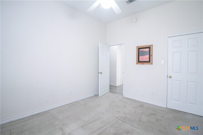 Building Photo - 2314 Kingsbury Dr
