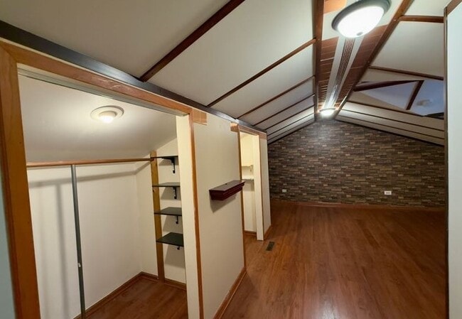 Building Photo - 24633 W Passavant Ave