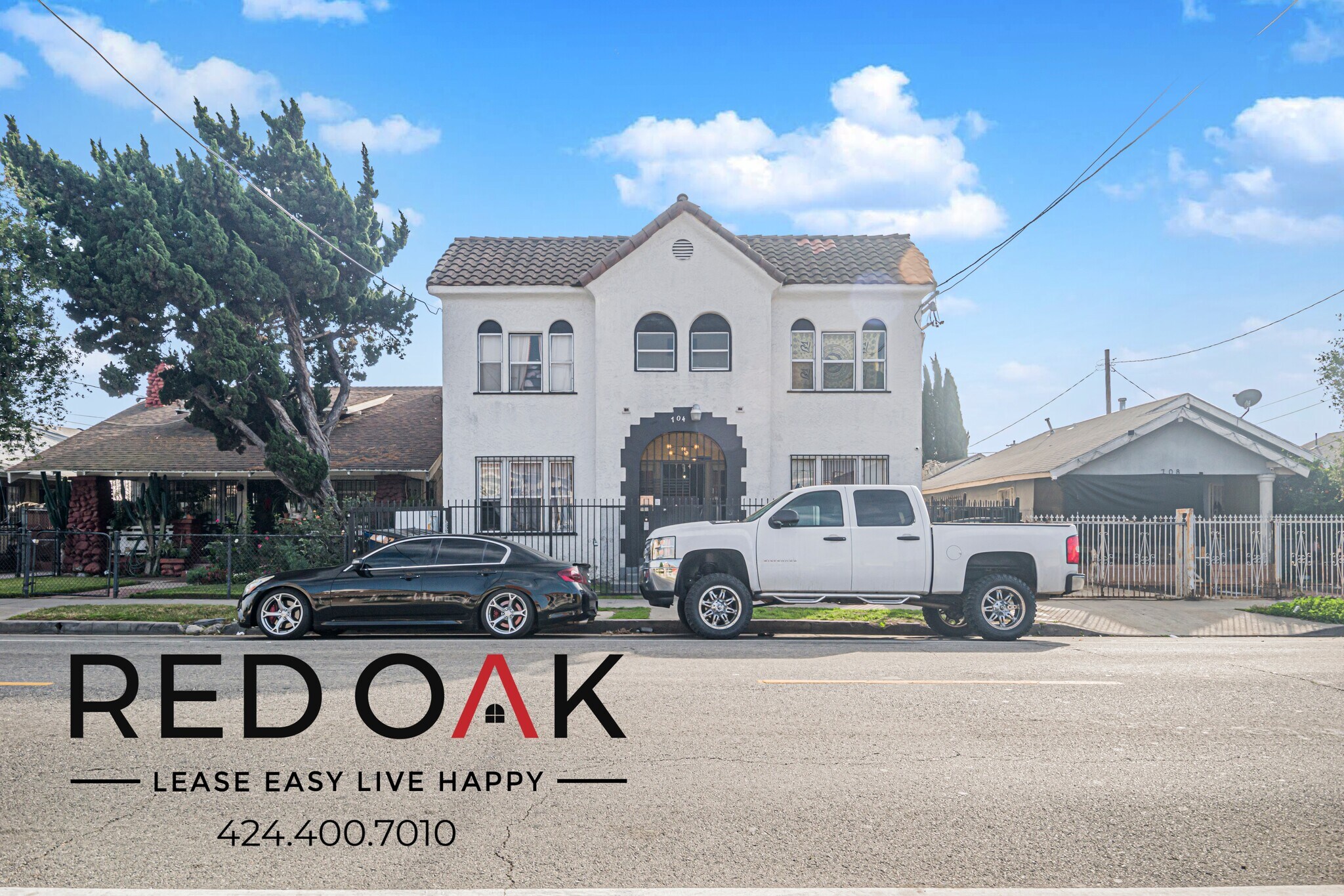 Building Photo - 704 W 54th St