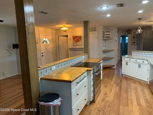 Building Photo - 920 Briarwood Blvd NE