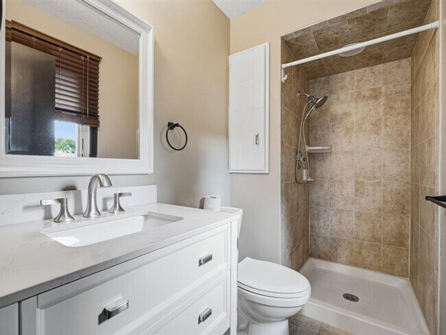 Building Photo - 15665 Fountain Hills Dr