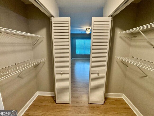 Building Photo - 58 Rumson Ct