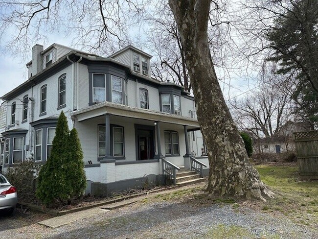 Primary Photo - 3445 Florence St