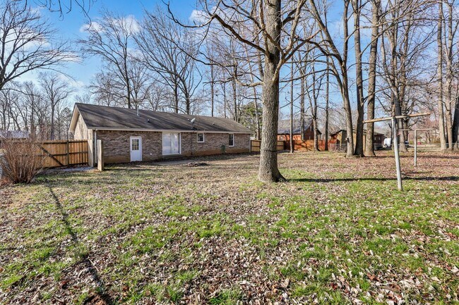 Building Photo - 171 W Regent Dr