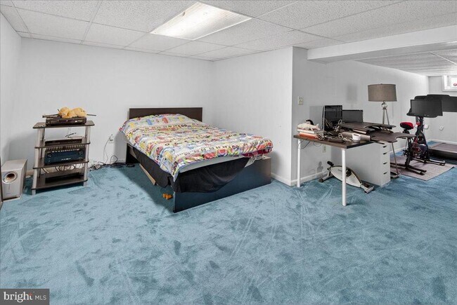 Building Photo - 7 Redwood Ct