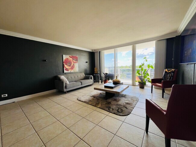 Building Photo - 2800 N Flagler Dr