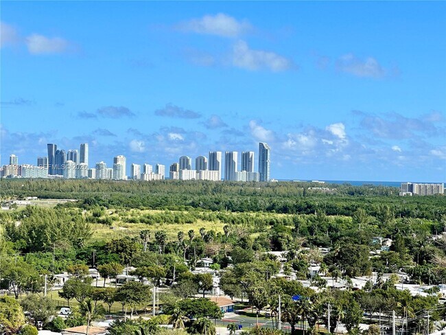 Building Photo - 13499 Biscayne Blvd