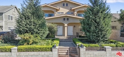 Building Photo - 2020 Hillcrest Dr