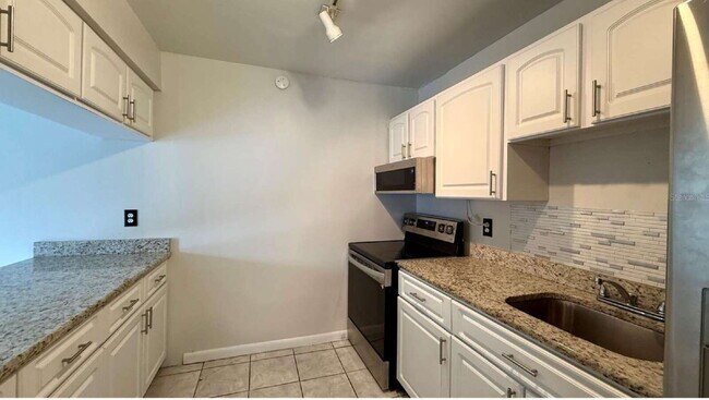 Building Photo - 2369 Tom Jones St