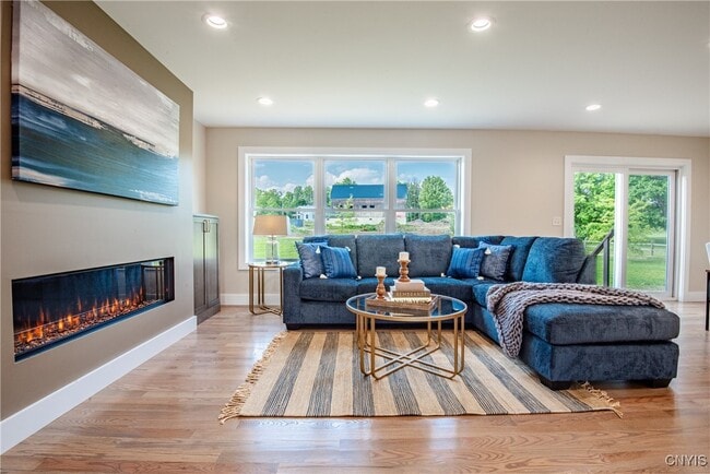 Building Photo - 6251 Meadow Dr