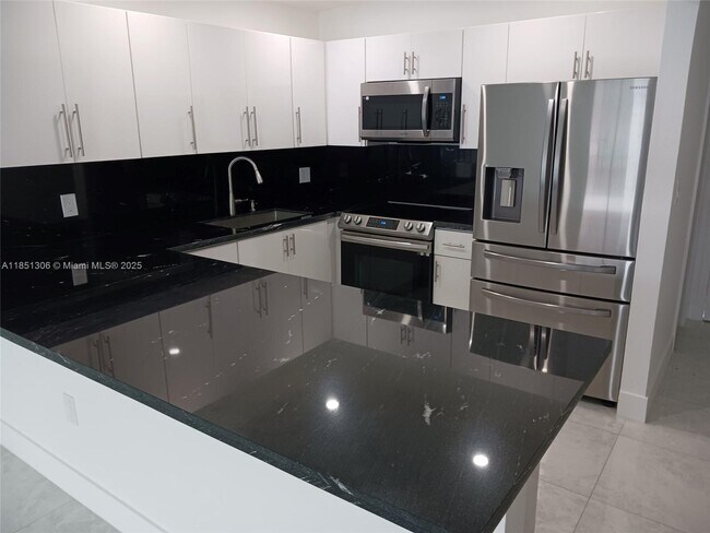 Primary Photo - 6070 W 19th Ave