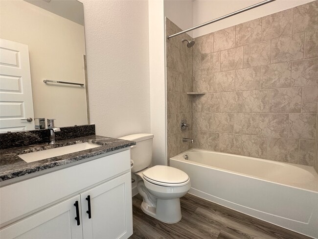 Building Photo - 2314 Cool Grns St