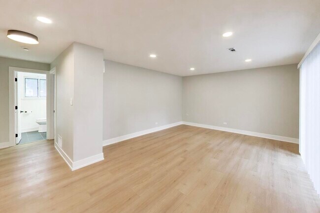 Building Photo - 917 Aimtree Pl