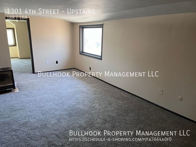 Building Photo - MOVE IN SPECIAL - $100 off first full mont...