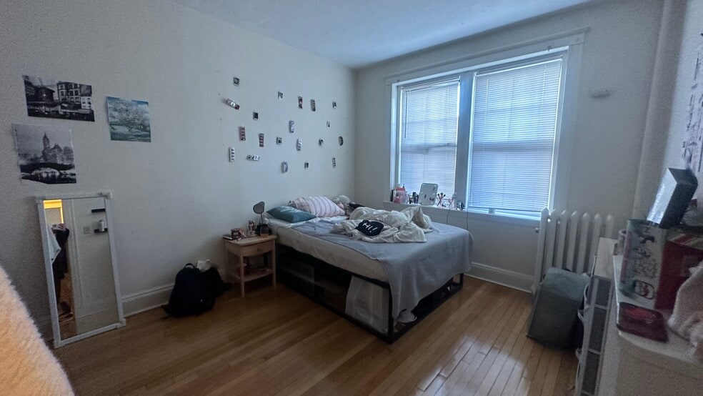 Building Photo - 18 Alton Pl