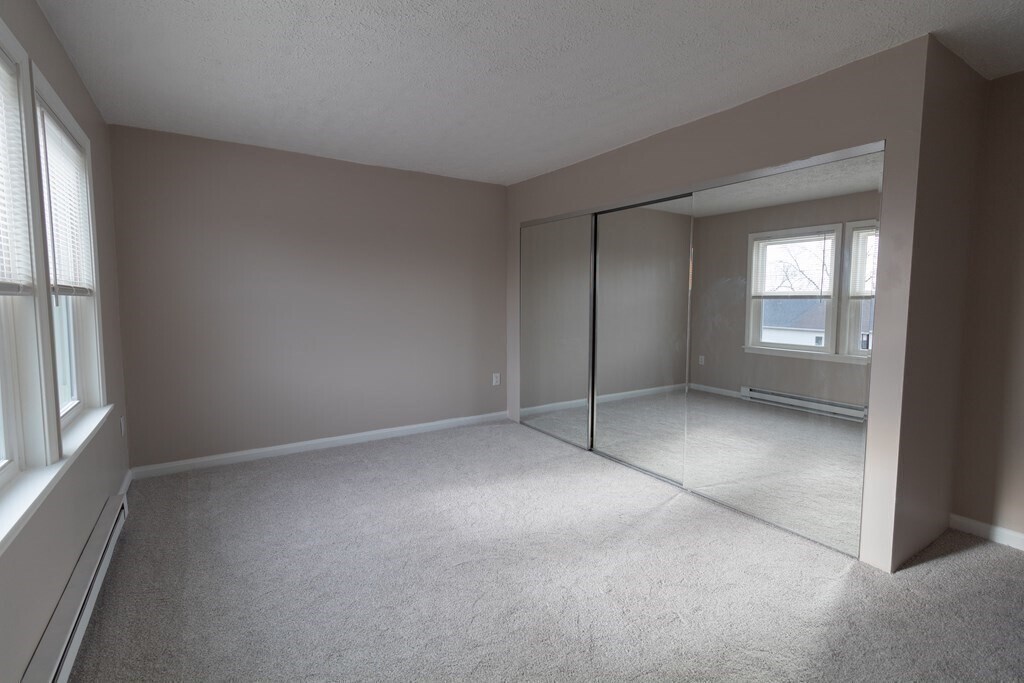 Building Photo - 20 Rice Ln